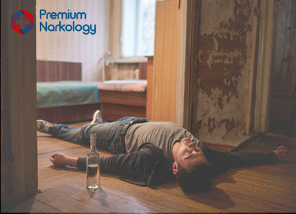 Клинические признаки комы Мужчина без сознания на полу